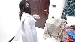 Desi pakistanisches college-mädchen nackter mujra-tanz