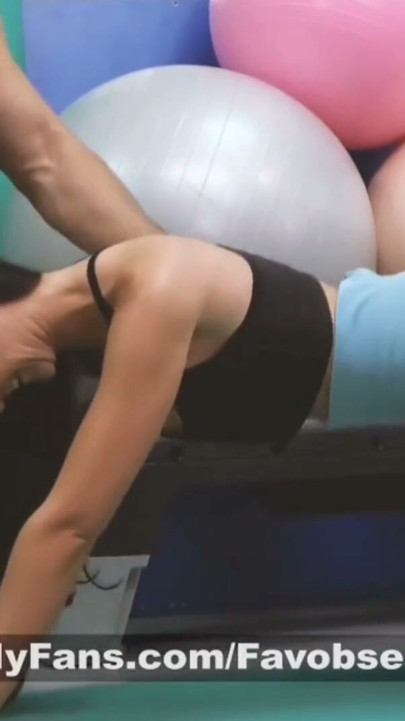 Perverted dirty personal trainer seduces latina teen for having sex | Clip 2