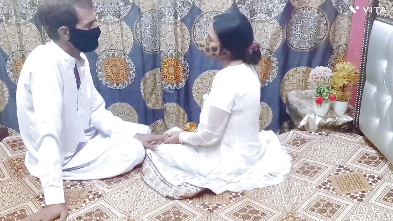 印度辣妹在新婚之夜被狠狠操肛門，巨乳 印度德西Xxxx性愛，印地語音頻