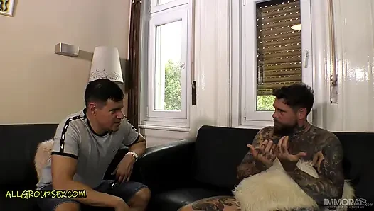 Латина с большой задницей Amy Amor и Serina Gomez обмениваются спермой вчетвером – весь групповой секс 4k
