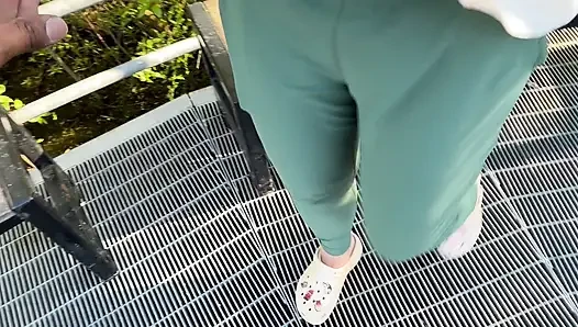 I met this Russian girl in a public park , And no resistance to play her a bit