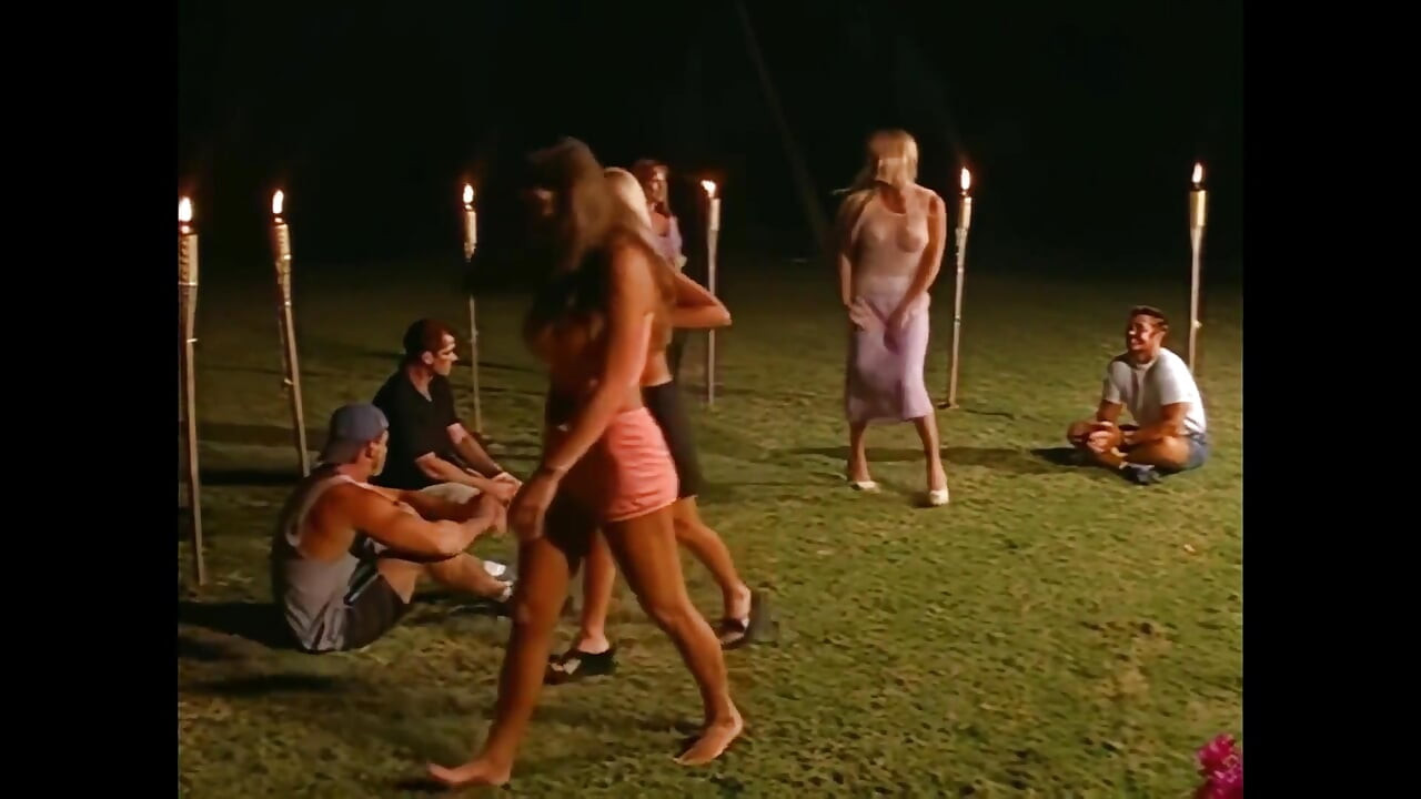 アリシン・チェインズの『ブロードナイト』で二つの大きなコック