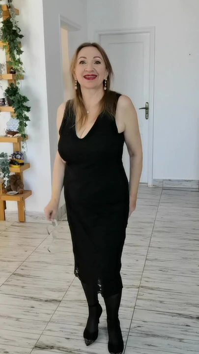 Hot granny teasing by black stockings and beautifull legs