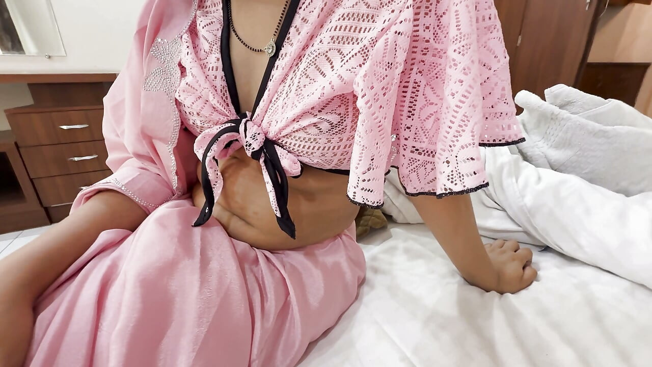 Divorce Bhabhi Ne Apni Hawas Mitane Ke Liye Devar Ko Apne Flat per Bulaya