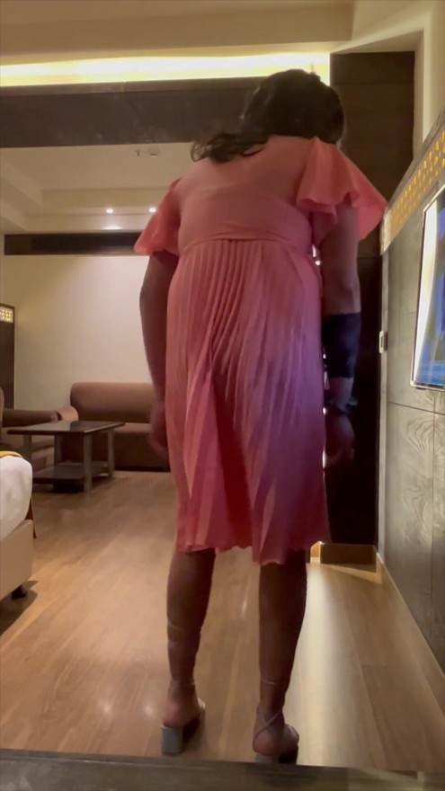 Jessica Bath in Red Saree | Clip 1