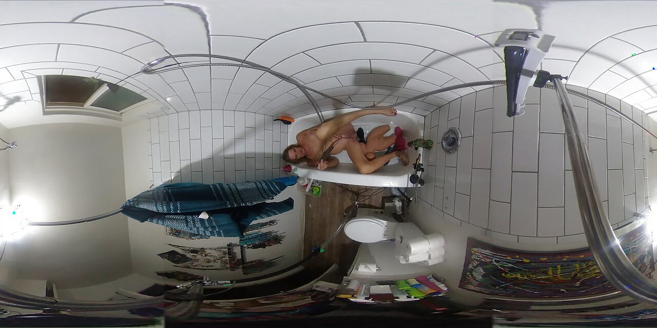 Lizzy Yum VR October 2026 Bathing Masturbation Dilating