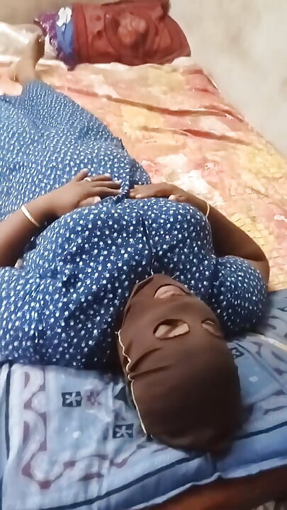 Indian College Teacher Bedroom Finger Eating Performance
