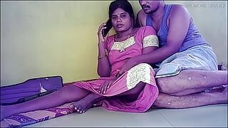 Indische dorfhaus-ehefrau natürlicher großer schwanz drücken