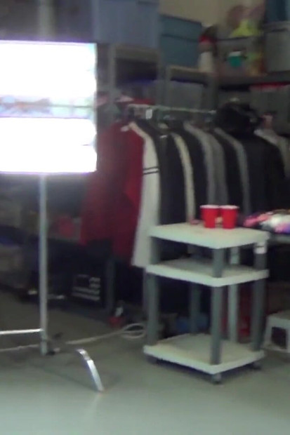 Primul sex lesbian! Sara Jay antrenează reginele negre timide Lila Jordan și Tinslee Regan - Tot sexul în grup