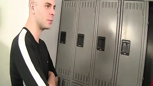 Blonde und brünette schätzchen reiten riesigen schwanz