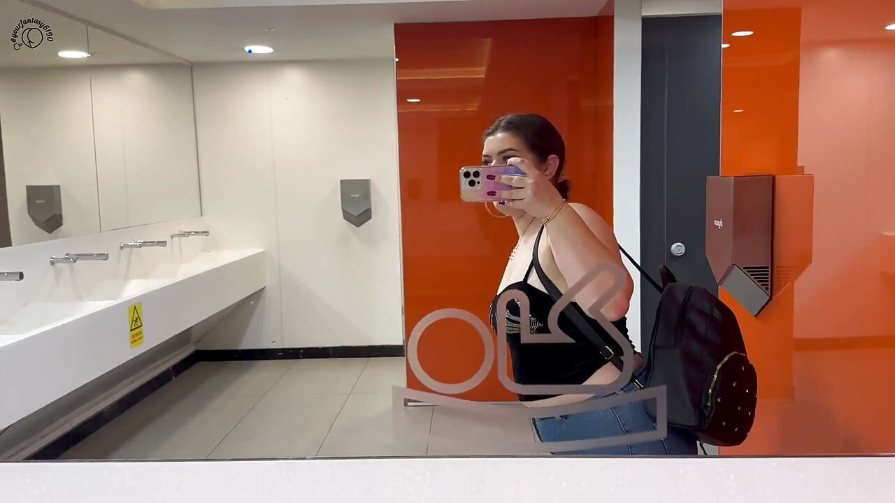 Kentut bau di kamar mandi restoran