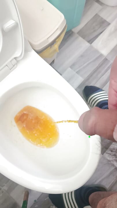 Wibrator sprawia, że chce mi się sikać