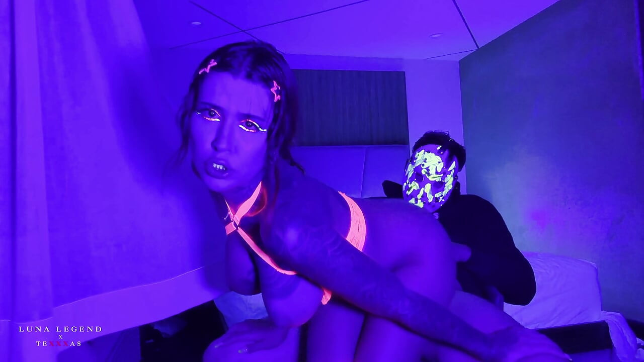 Glowing Goonette Luna Legend vs Texxxas Cock Massacre