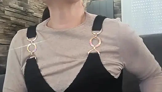 Ich Lutsche Einen Guten Schwanz Und Lasse Mich Meine MILF-schlampige Muschi Ficken