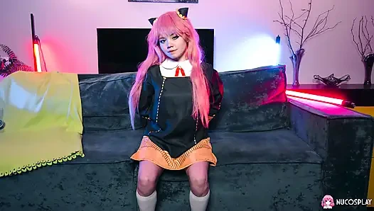 Foxy симпатичная аниме-шлюшка Rebecca Nikson дарит себе оргазм с дилдо