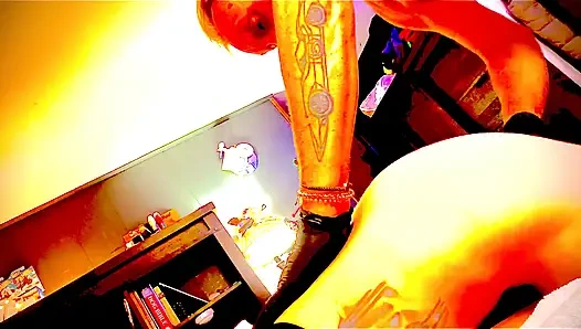 Жене-шлюхе нужен член