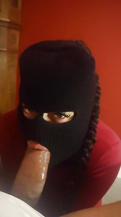 Throat Goat suce une grosse noire
