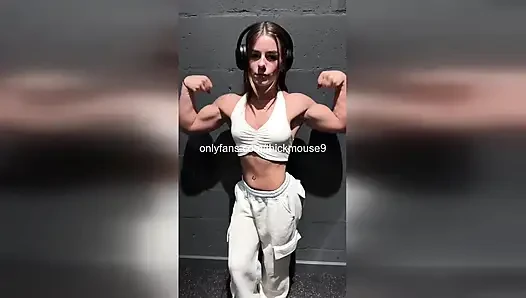 Gym Oops: Barely Legal Girl’s Accidental Pussy Reveal During Workout!