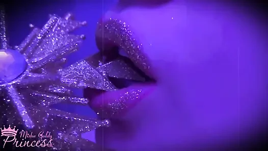 The most mesmerizing  golden lipstick
