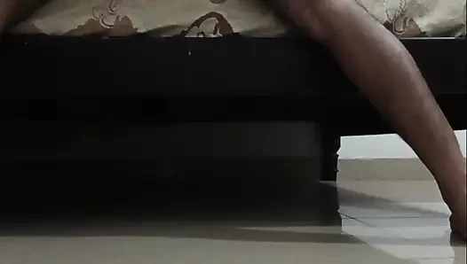 Симпатичный друг жестко жестко трахает мой большой член