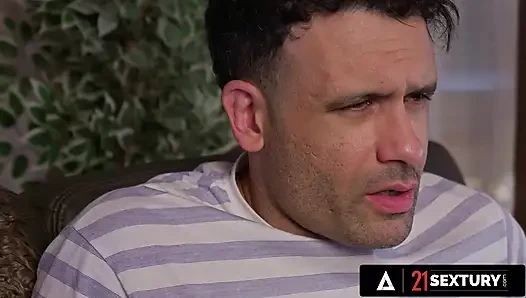 21 sextury - seksi sarışın Jessie Ames götünü sert siktirmeyi seviyor