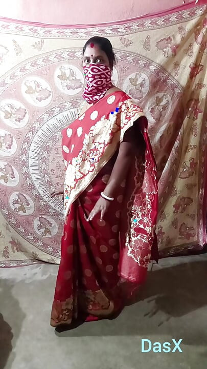 Green Saree Dropping Solo SFW