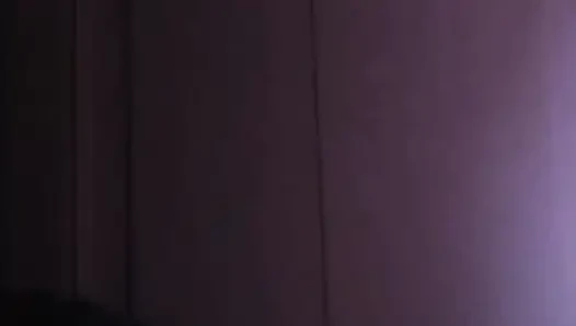 Dişlerimi fırçalıyorum