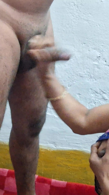 خادمة تم القبض عليها وهي تمارس الجنس مع زوجها