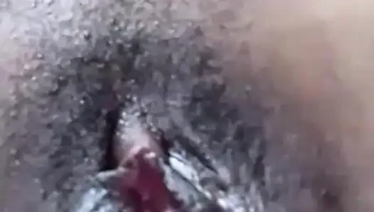 heiße bhabhi-masturbation für videoanruf mit haarigem freund