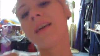 Amateur pov korte blondine