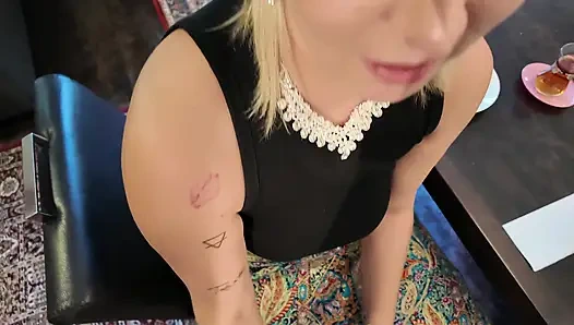 18 Yaşındaki Genç Üvey Oğul Büyük Memeli Üvey Annesini Tesettürlü Sikiyor