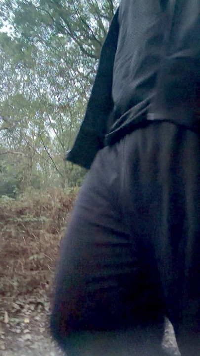 A venit sezonul, băieți. Sezonul pantalonilor de trening, mai exact.