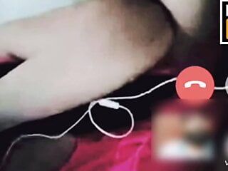 Namorada filipina com vídeo chamada no whatsapp