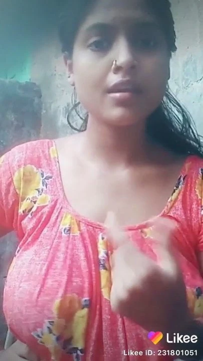 Big titts without bra 5