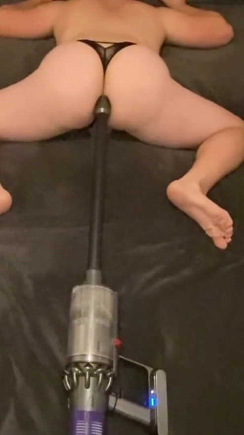 Huge bubble butt anal vacuum cleaner masturbation | Clip 2