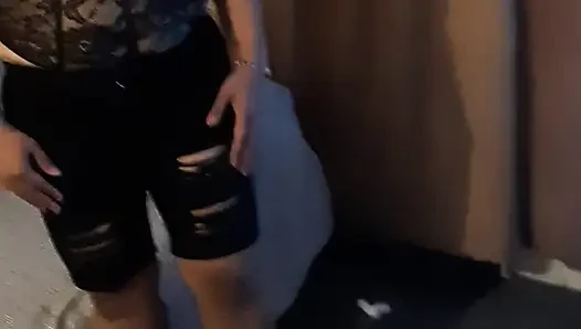 Bermain dengan dildo