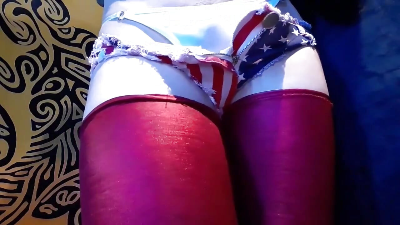 Penis mare care ejaculează fără mâinile lui Ize