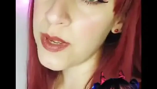 Shyfxx mempermalukan kontol pendek ini atas permintaannya! JOI Femdom