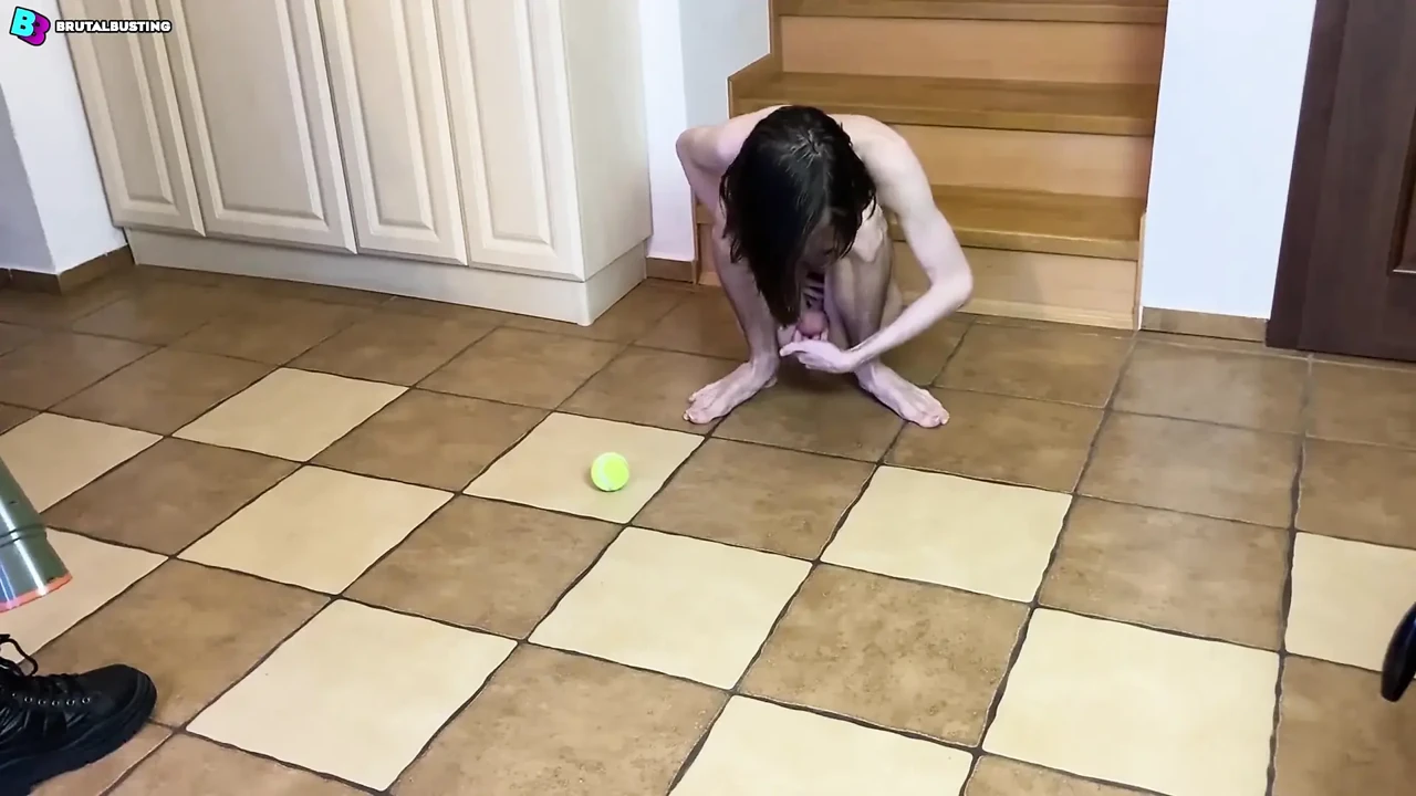 Crazy Kicking Into His Fucking Testicles! We Make Sperm Porridge in His Crotch! – Dave Moon – Jennifer – Bbusting (ballbusting)