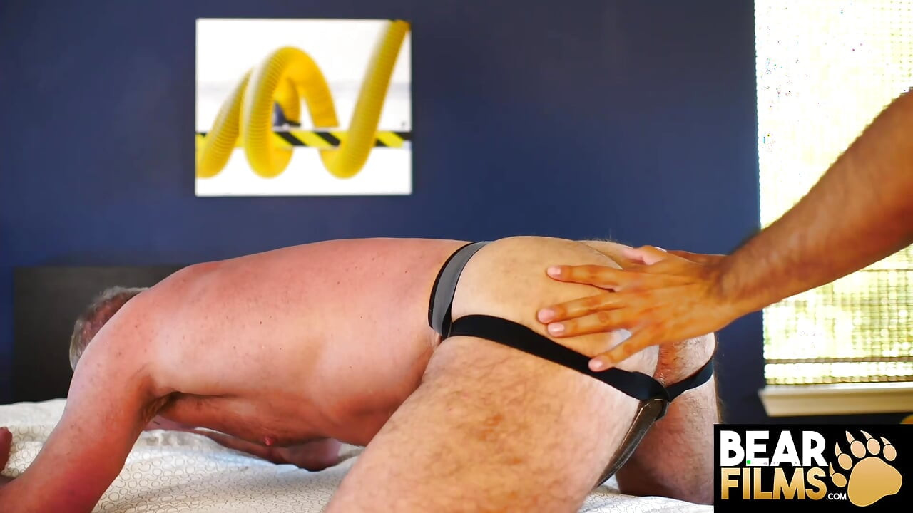 Bearfilms – Angel Ferrari yang dijangkit mengongkek Lubang berbulu Dale Savage