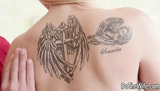 Dünne blonde ehefrau lisa blacked fickt vor ehemann