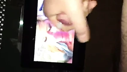 hotgirly20'ye saygı duruşu