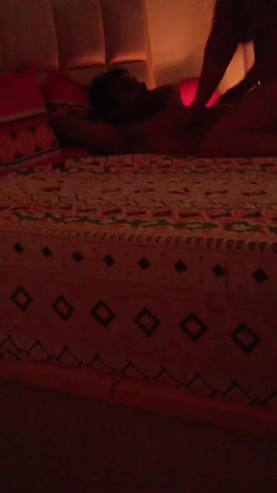 Perselingkuhan ibu rumah tangga India sama mantan pacarnya | Klip 1