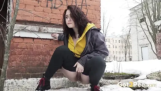 Snowy City by Got2Pee where girls come to piss