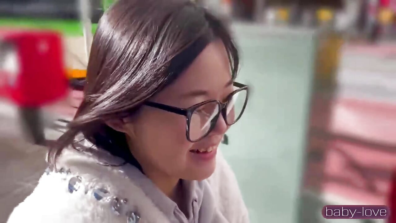 Studious girl dientot habis-habisan sama pria yang lebih tua sampai dicrot di dalam