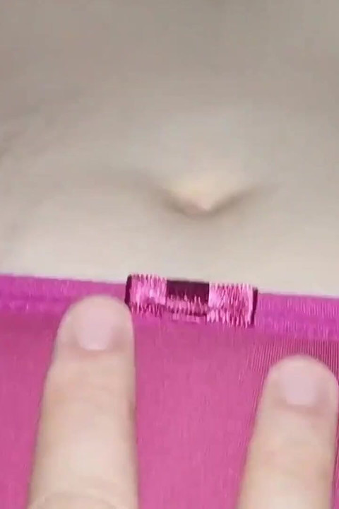 彼女の膣に指を入れるといつも狂いそうになる