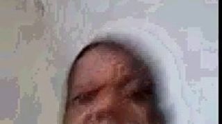 Tino Regidor masturbeert op cam voor een webcam in fron