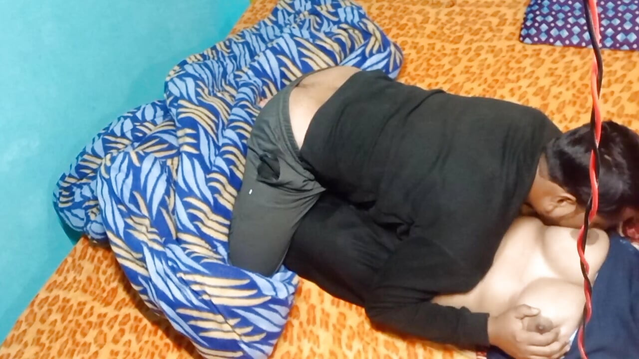 Novopečeni par ima romansu.