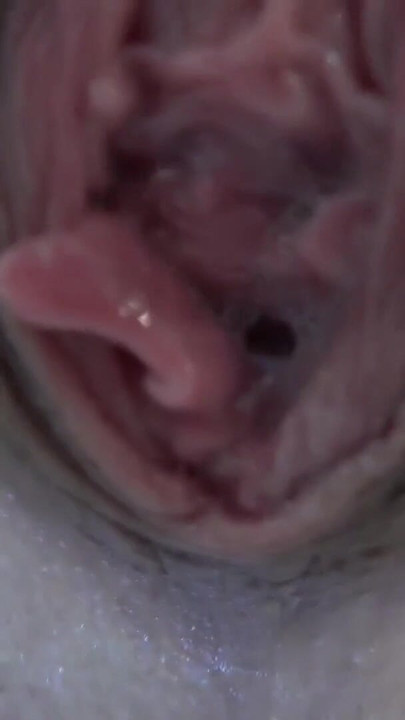 サマー・ヴィクセンがPOVでしゃぶり、セックスし、中出しを受け入れる自作コンピレーション。|クリップ1