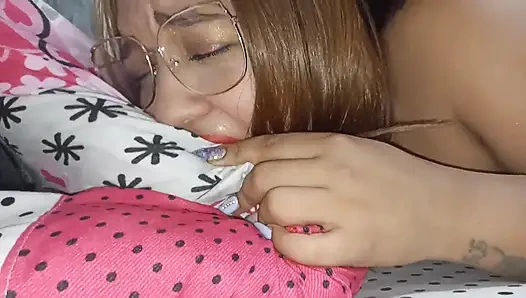 Gadis remaja latina rambut merah lagi asik nyepong kontol dan dientot habis-habisan - pov